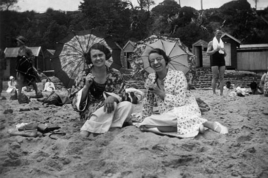 Clarice & Olive, Mornington_Jan 1932_web